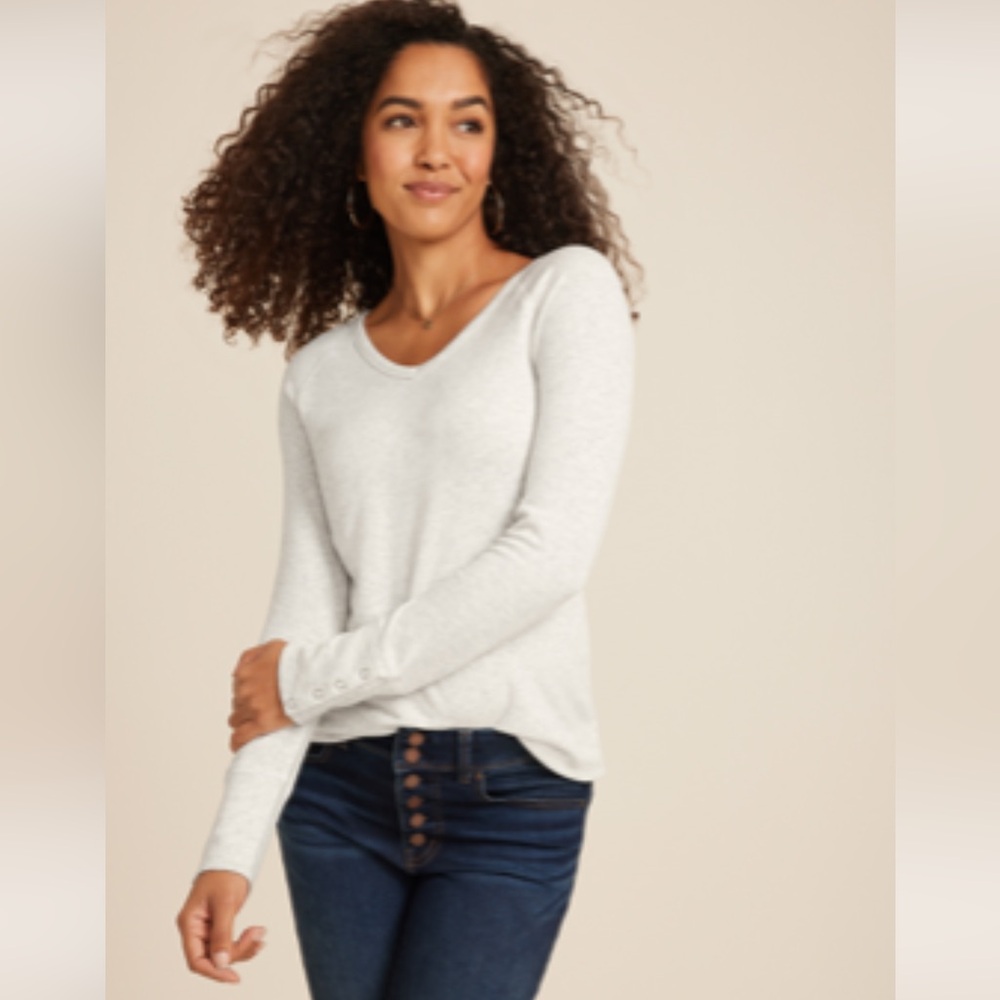 Maurices Cozy Ribbed Snap Cuff Light Heather V-Neck Long Sleeve Top